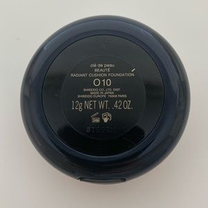 CLE DE PEAU CUSHION FOUNDATION